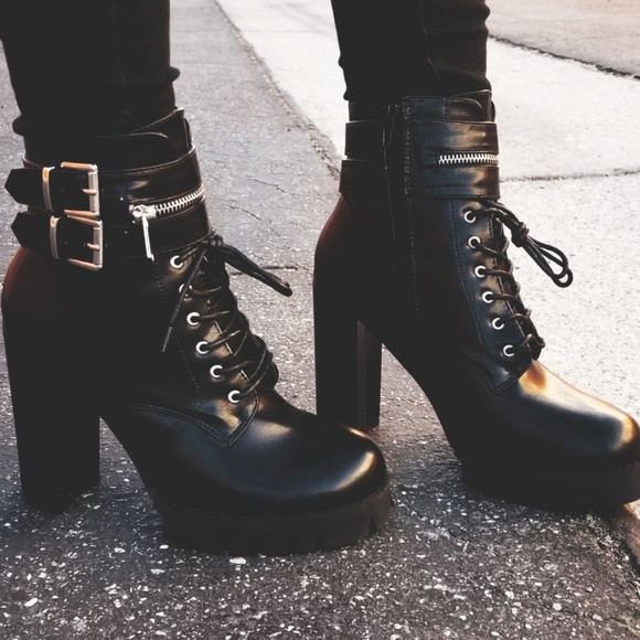 SARAH SIAH Shoes - Last Size 8**🖤🍁Blk Almond Toe Lug Sole Platform